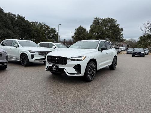 2026 Volvo XC60 B5 Ultra