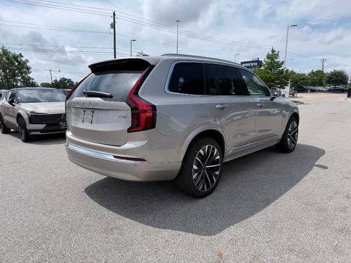 Bright 2026 Volvo XC90 Plug-In Hybrid T8 Plus 7-Seater