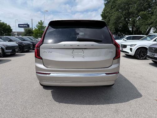 Bright 2026 Volvo XC90 Plug-In Hybrid T8 Plus 7-Seater