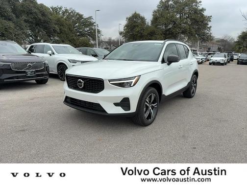 2026 Volvo XC40 B4 Core