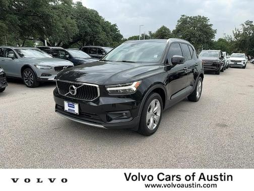 2021 Volvo XC40 T5 Momentum