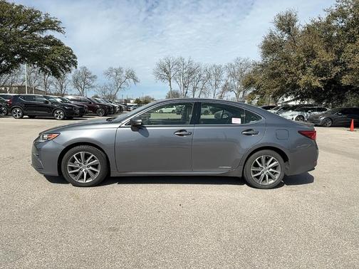 2016 Lexus ES 300h Base