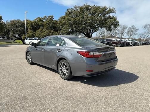 2016 Lexus ES 300h Base
