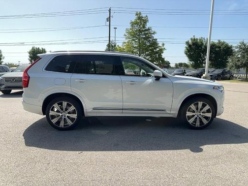 2025 Volvo XC90 Plug-In Hybrid T8 Plus 7-Seater