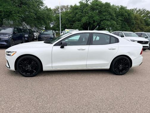 Crystal White 2023 Volvo S60 B5 Plus Black Edition