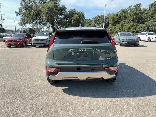 2023 Kia Niro SX
