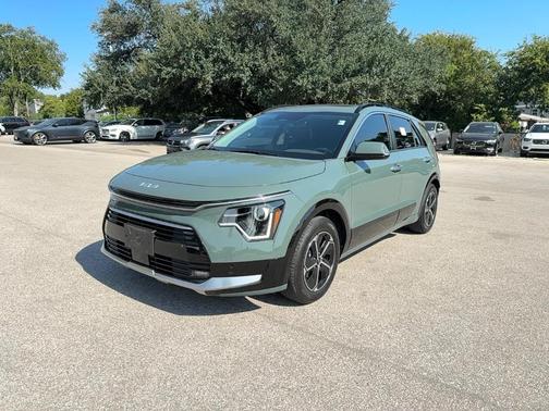 2023 Kia Niro SX