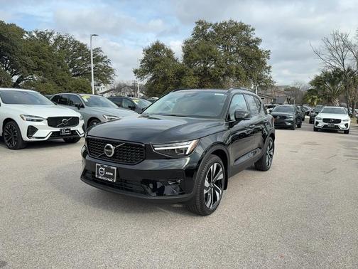 2026 Volvo XC40 B5 Ultra