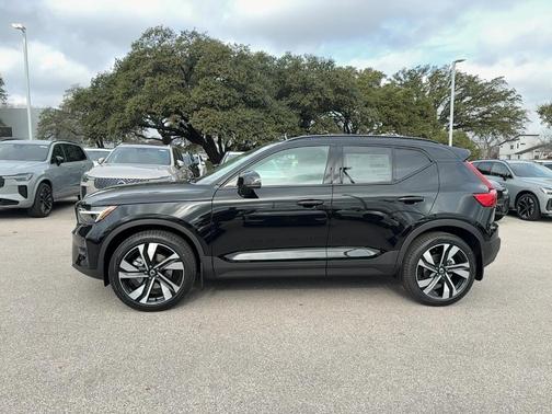 2026 Volvo XC40 B5 Ultra