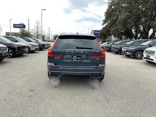 2025 Volvo XC60 Plug-In Hybrid T8 Plus