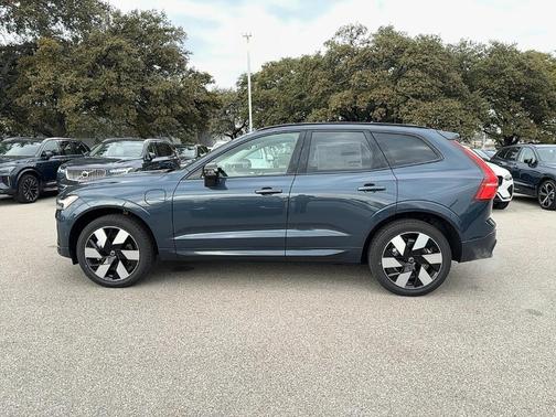 2025 Volvo XC60 Plug-In Hybrid T8 Plus