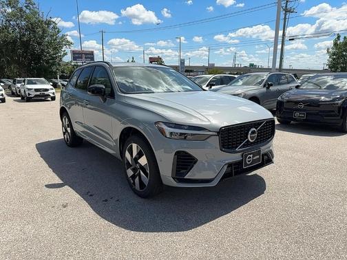 2025 Volvo XC60 Plug-In Hybrid T8 Plus