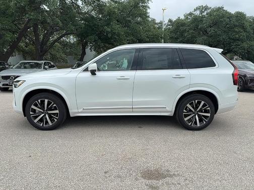 2025 Volvo XC90 B5 Core