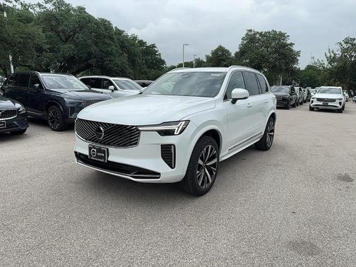 2025 Volvo XC90 B5 Core