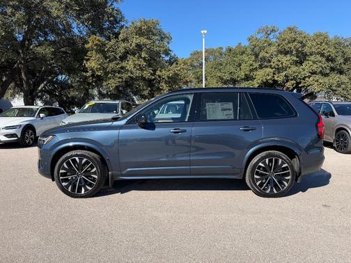 2026 Volvo XC90 B6 Ultra Dark Theme 7-Seater