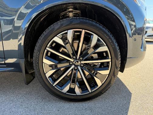 2026 Volvo XC90 B6 Ultra Dark Theme 7-Seater