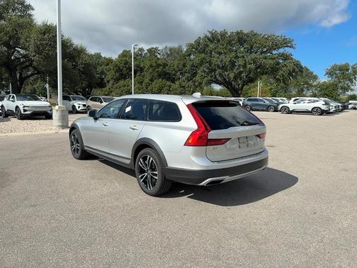 2018 Volvo V90 Cross Country T5