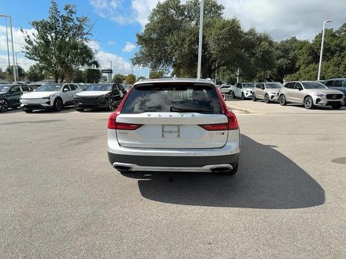 2018 Volvo V90 Cross Country T5