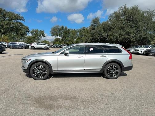 2018 Volvo V90 Cross Country T5