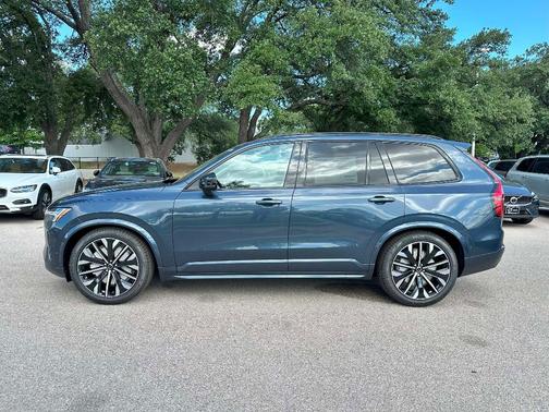 2026 Volvo XC90 B6 Ultra Dark Theme 7-Seater