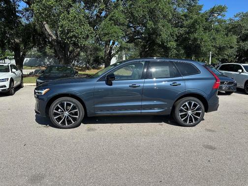 2025 Volvo XC60 B5 Plus