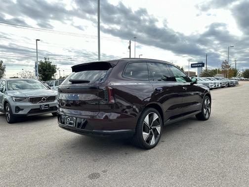 2025 Volvo EX90 Twin Motor Performance Ultra 6-Seater