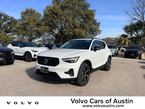 2026 Volvo XC40 B5 Core