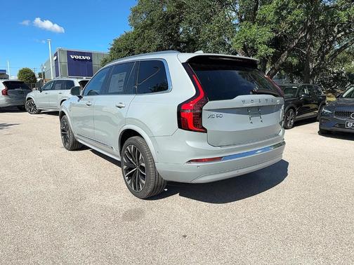 2025 Volvo XC90 Plug-In Hybrid T8 Ultra 7-Seater
