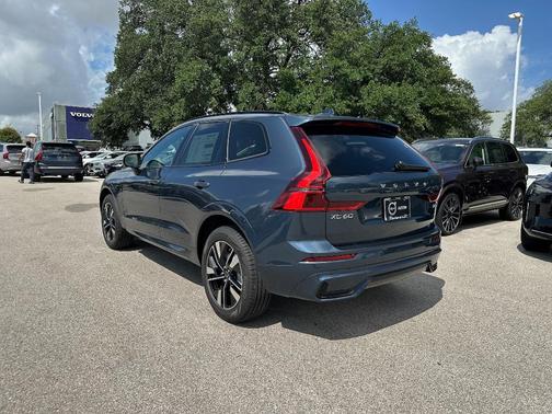 2026 Volvo XC60 B5 Core
