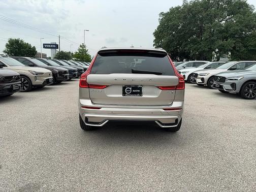 2025 Volvo XC60 Plug-In Hybrid T8 Ultra