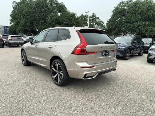 2025 Volvo XC60 Plug-In Hybrid T8 Ultra