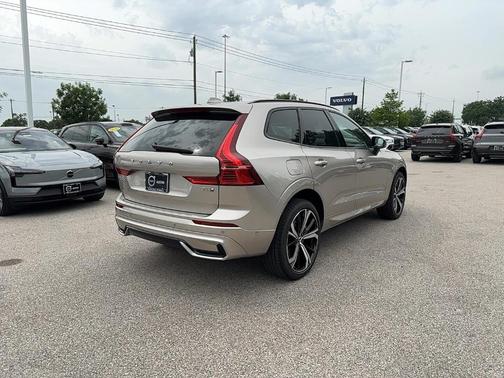 2025 Volvo XC60 Plug-In Hybrid T8 Ultra