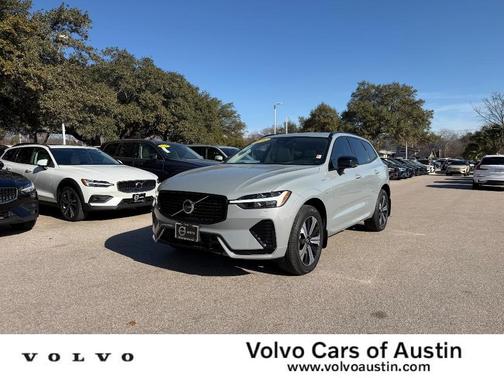 Vapour Grey 2025 Volvo XC60 Plug-In Hybrid T8 Core