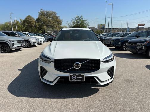 2025 Volvo XC60 B5 Ultra