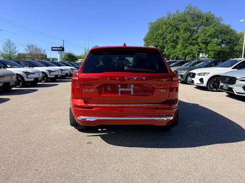 2023 Volvo XC60 B5 Plus Bright Theme