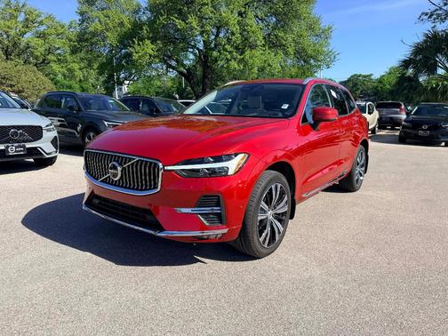 2023 Volvo XC60 B5 Plus Bright Theme