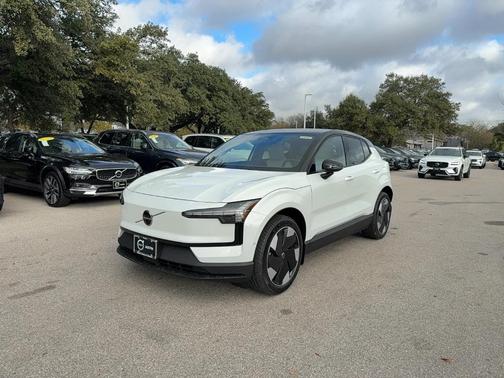 2026 Volvo EX30 Twin Motor Ultra