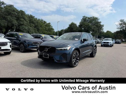 Onyx Black 2024 Volvo XC60 B5 Ultimate Dark Theme
