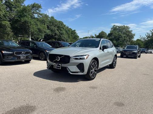 2025 Volvo XC60 B5 Plus