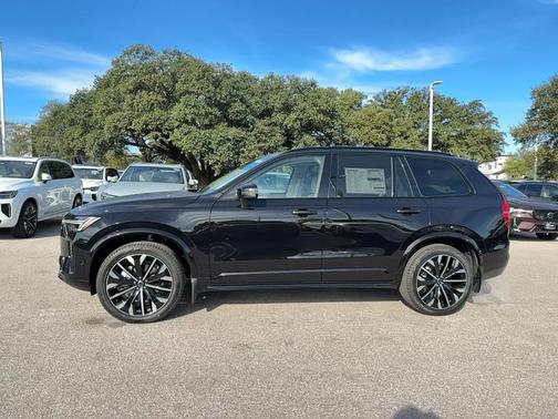 2026 Volvo XC90 B6 Ultra Dark Theme 7-Seater