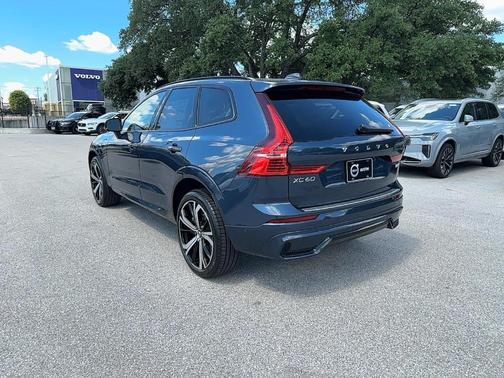 2025 Volvo XC60 Plug-In Hybrid T8 Ultra