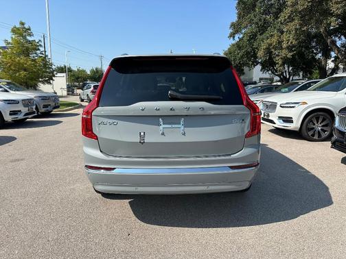 2025 Volvo XC90 B6 Plus 7-Seater