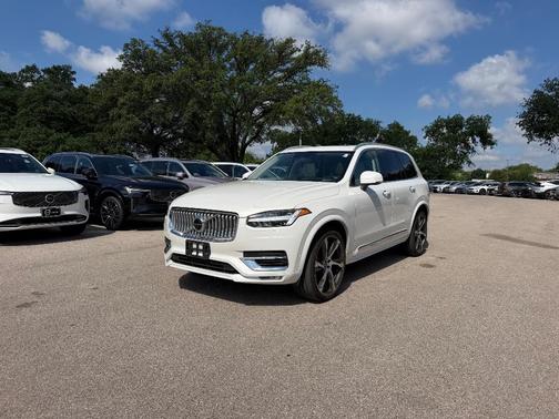 Crystal White Metallic 2022 Volvo XC90 T6 Inscription 6 Passenger