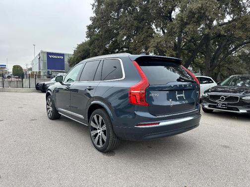 2025 Volvo XC90 B6 Plus 7-Seater