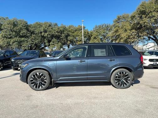 2026 Volvo XC90 Plug-In Hybrid T8 Ultra Dark Theme 7-Seater