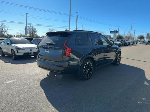 2026 Volvo XC90 Plug-In Hybrid T8 Ultra Dark Theme 7-Seater