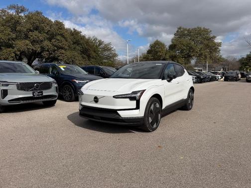 Crystal White 2026 Volvo EX30 Twin Motor Plus