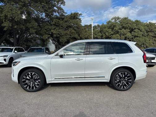 2026 Volvo XC90 B6 Plus 7-Seater