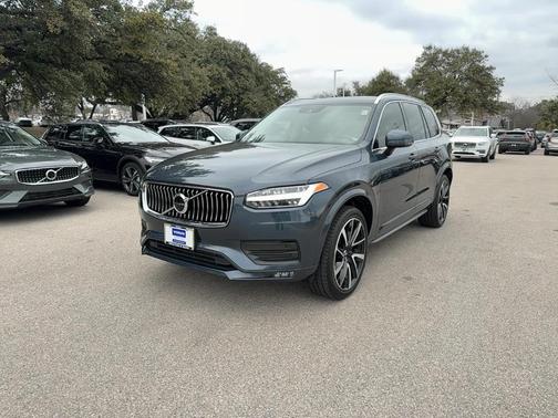 2022 Volvo XC90 T6 Momentum 7 Passenger