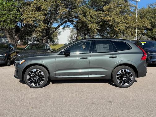 2026 Volvo XC60 B5 Plus